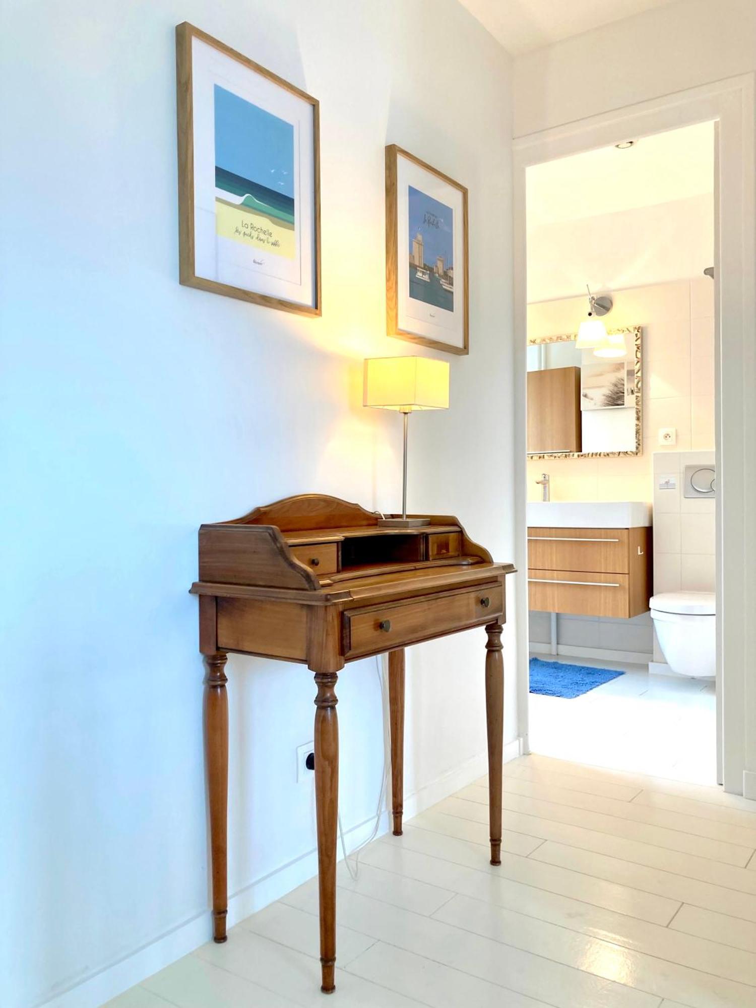 Maison Centre Ville Avec Jardin , Terrasse, Et Garage Velos La Rochelle  Zewnętrze zdjęcie