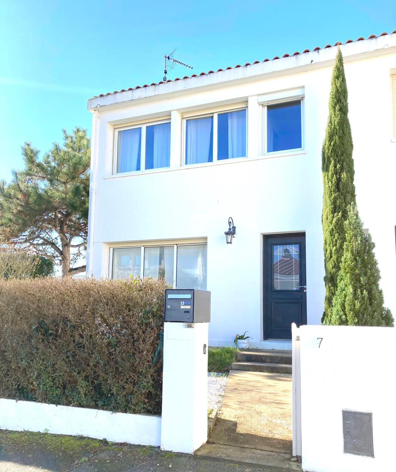 Maison Centre Ville Avec Jardin , Terrasse, Et Garage Velos La Rochelle  Zewnętrze zdjęcie