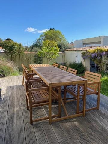 Maison Centre Ville Avec Jardin , Terrasse, Et Garage Velos La Rochelle  Zewnętrze zdjęcie